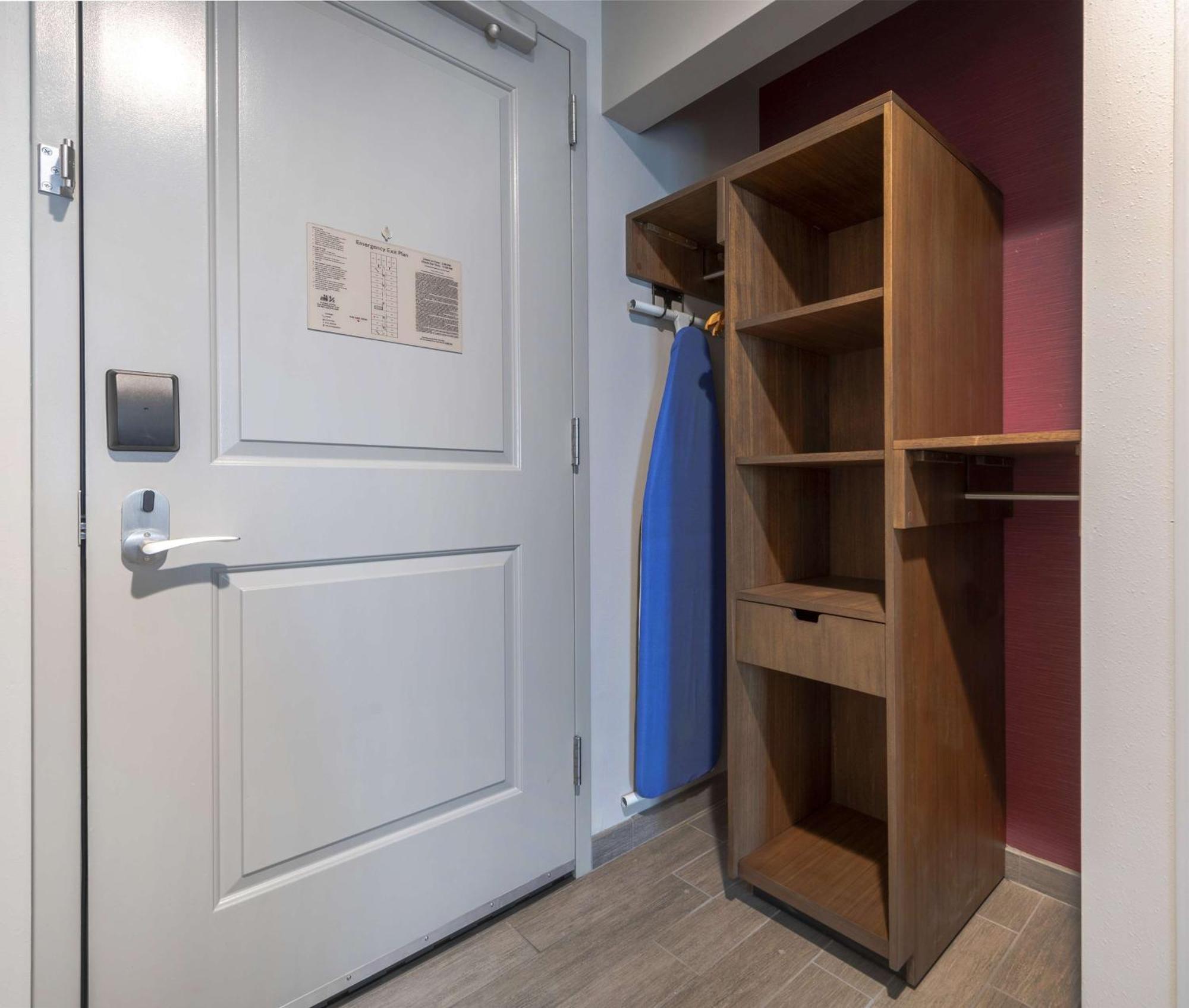 Hilton Garden Inn Raleigh קרי מראה חיצוני תמונה