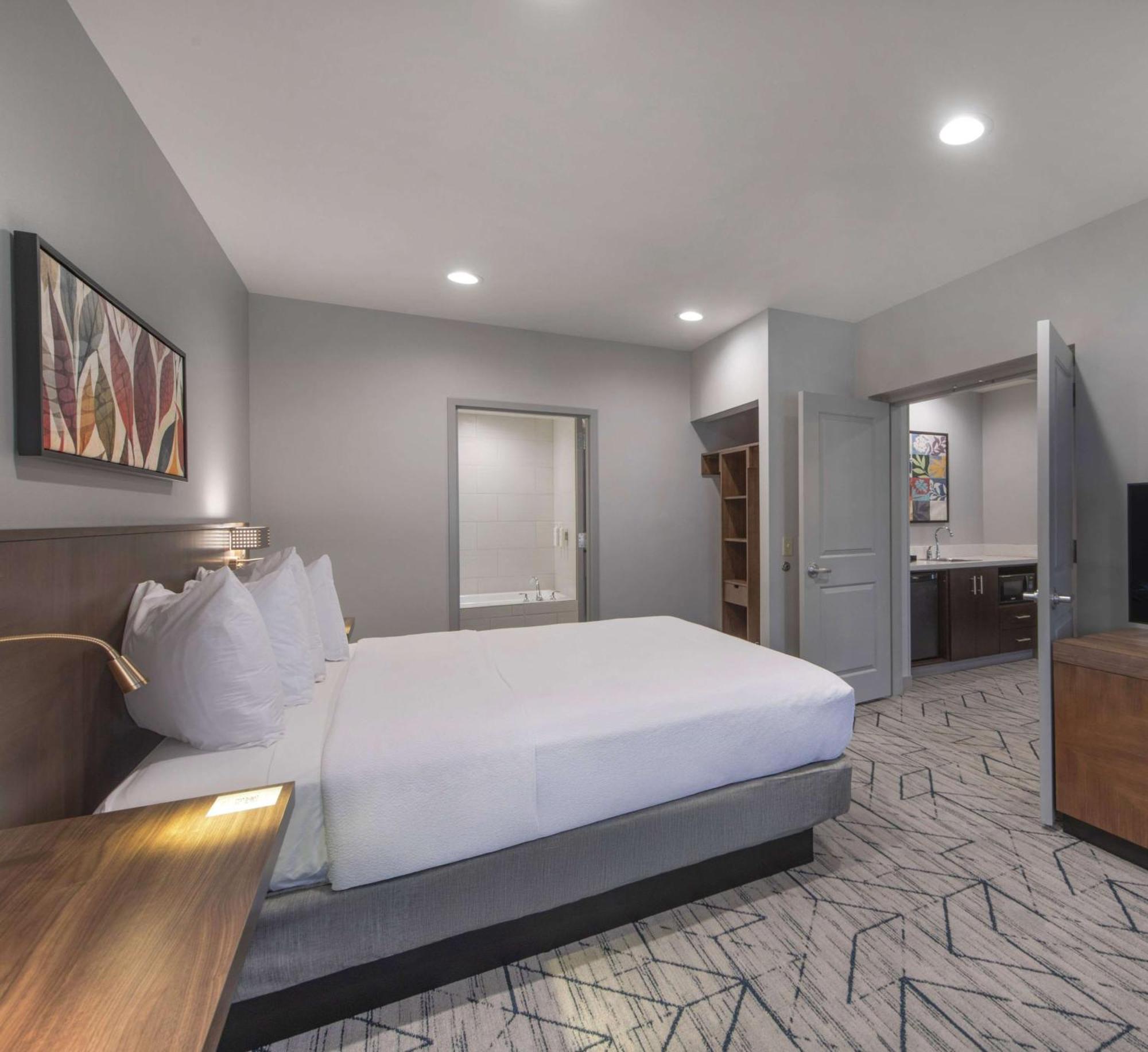 Hilton Garden Inn Raleigh קרי מראה חיצוני תמונה